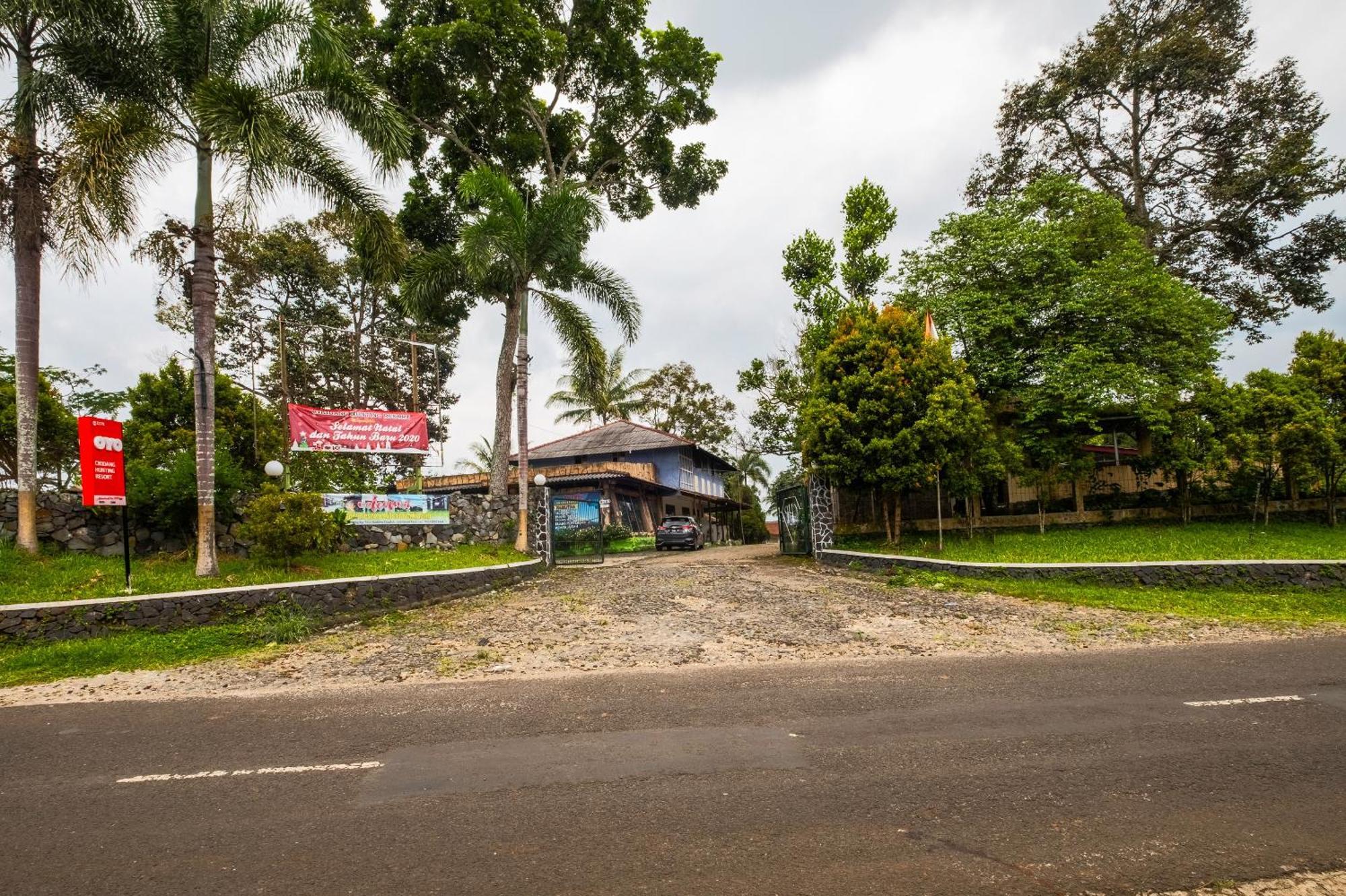 Oyo 2278 Cikidang Hunting Resort Sukabumi Esterno foto